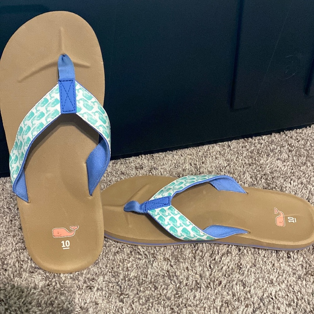 Vineyard vines flip-flops- never worn
